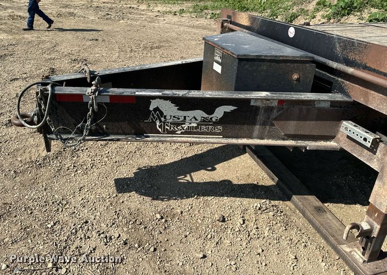 image for item EG6688 2004 Mustang Trailers BD15K30 tilt deck equipment trailer