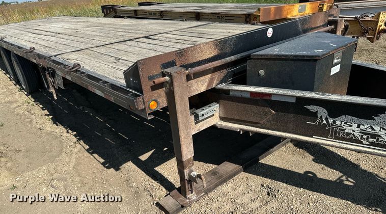 image for item EG6688 2004 Mustang Trailers BD15K30 tilt deck equipment trailer