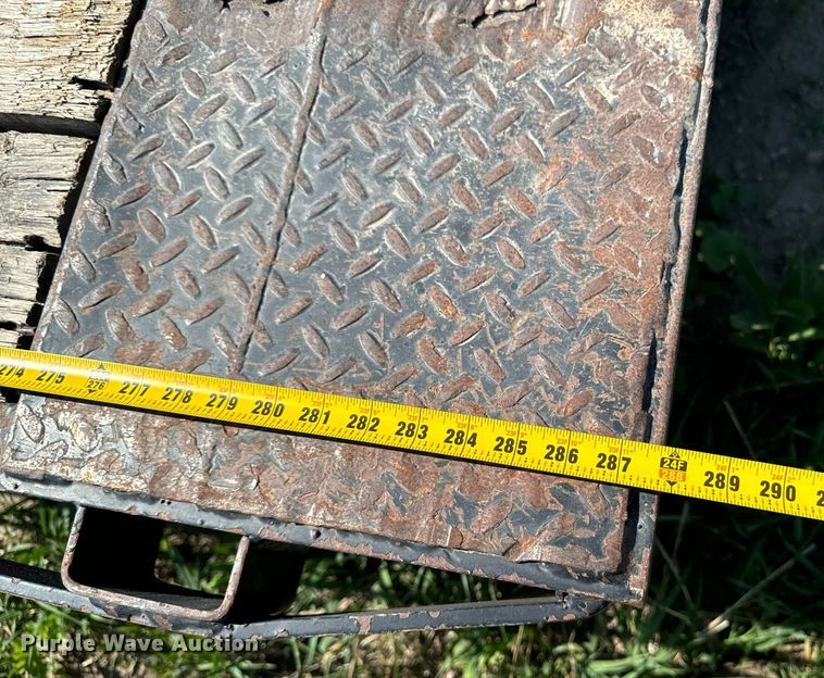 image for item EG6688 2004 Mustang Trailers BD15K30 tilt deck equipment trailer