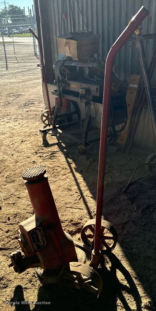 image for item EG6696 Duff 2650 jack 