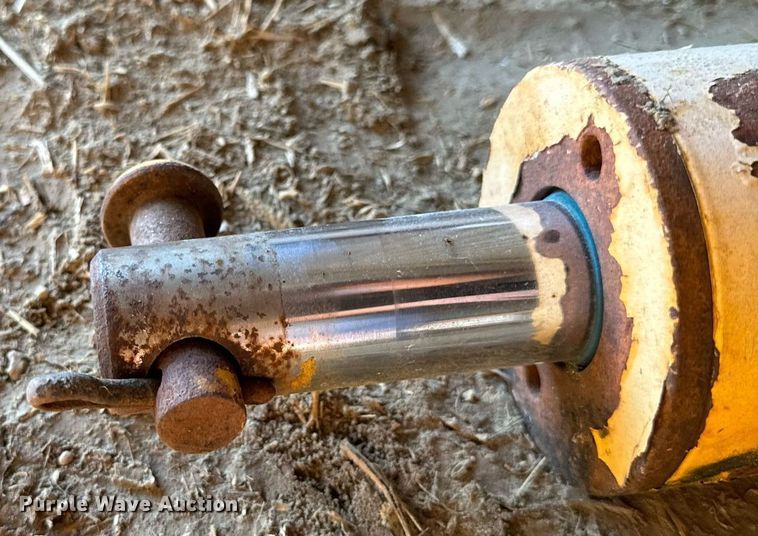 image for item EG6699 Hydraulic cylinder 