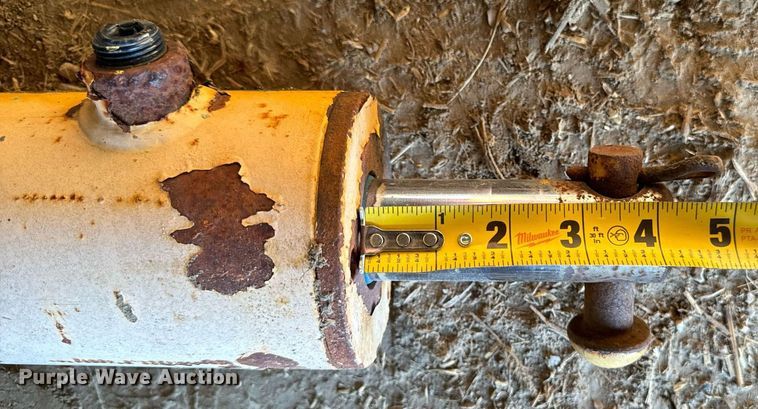 image for item EG6699 Hydraulic cylinder 