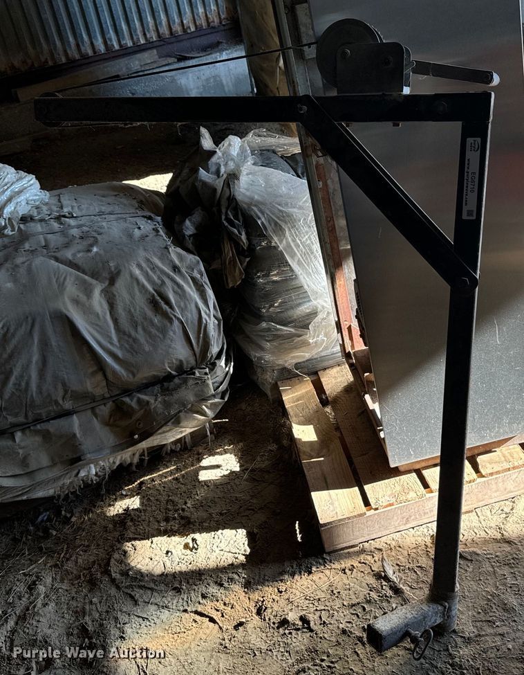 image for item EG6710 Reese winch lift