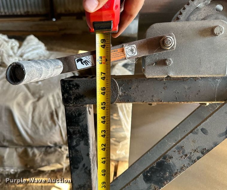 image for item EG6710 Reese winch lift