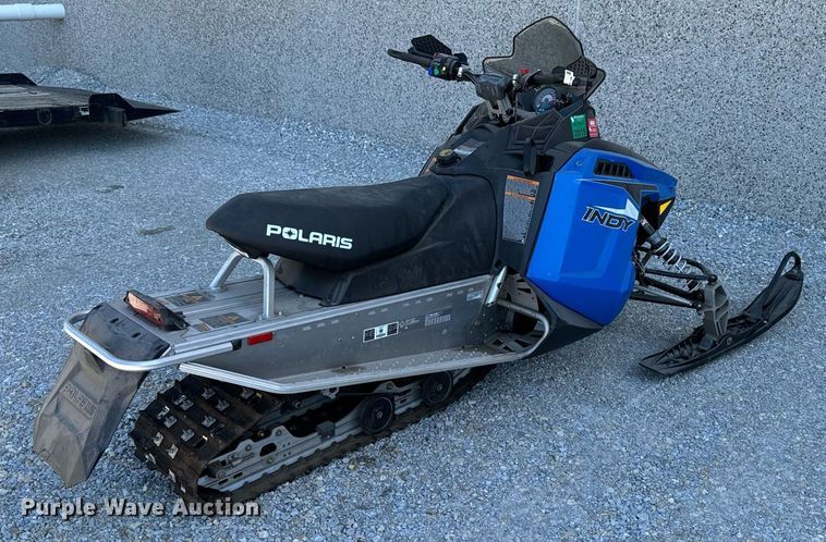 image for item EG6744 2014 Polaris Indy 600 snowmobile