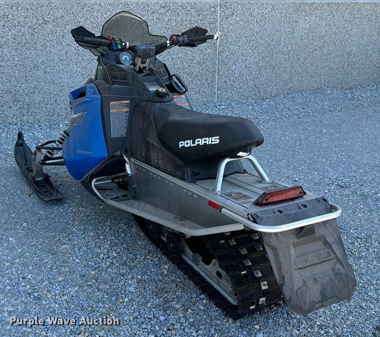 image for item EG6744 2014 Polaris Indy 600 snowmobile