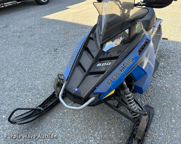 image for item EG6744 2014 Polaris Indy 600 snowmobile