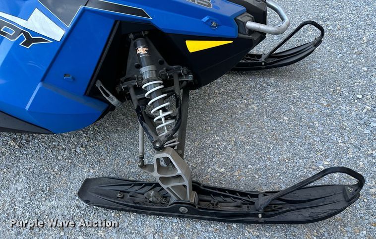 image for item EG6744 2014 Polaris Indy 600 snowmobile