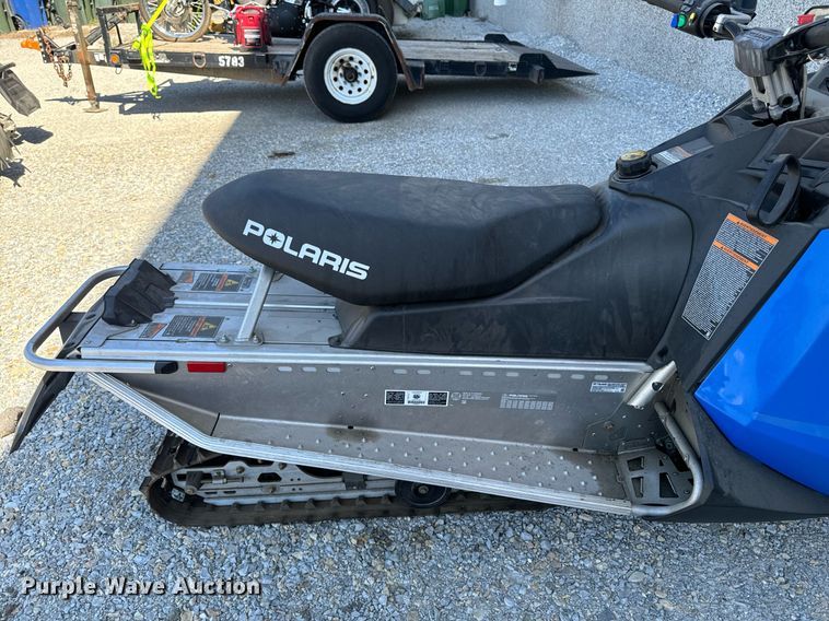 image for item EG6744 2014 Polaris Indy 600 snowmobile