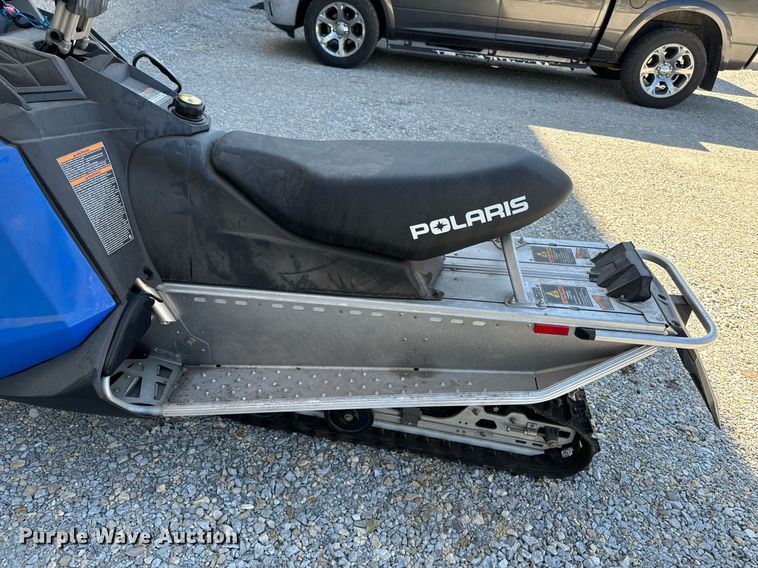 image for item EG6744 2014 Polaris Indy 600 snowmobile