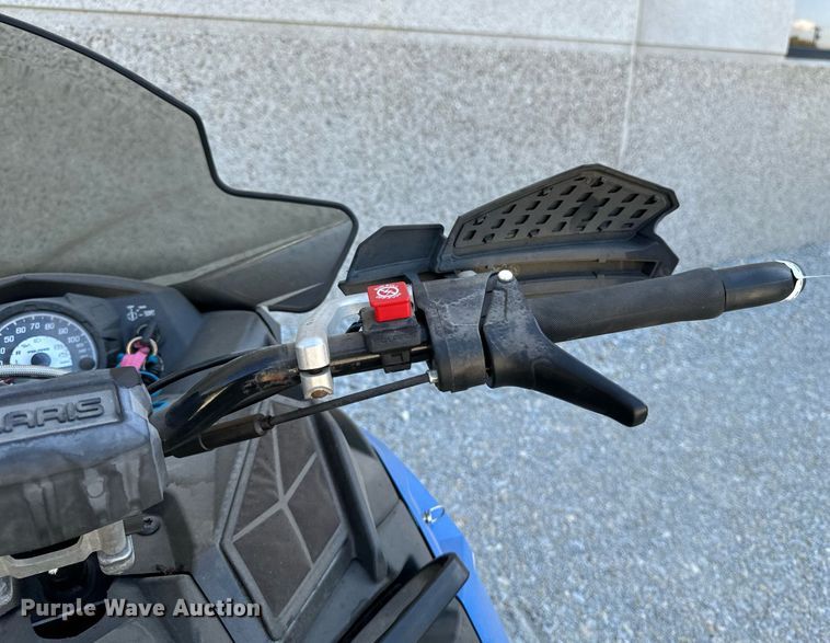 image for item EG6744 2014 Polaris Indy 600 snowmobile