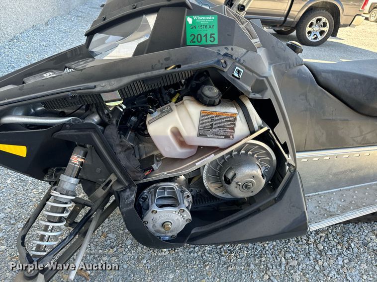 image for item EG6744 2014 Polaris Indy 600 snowmobile