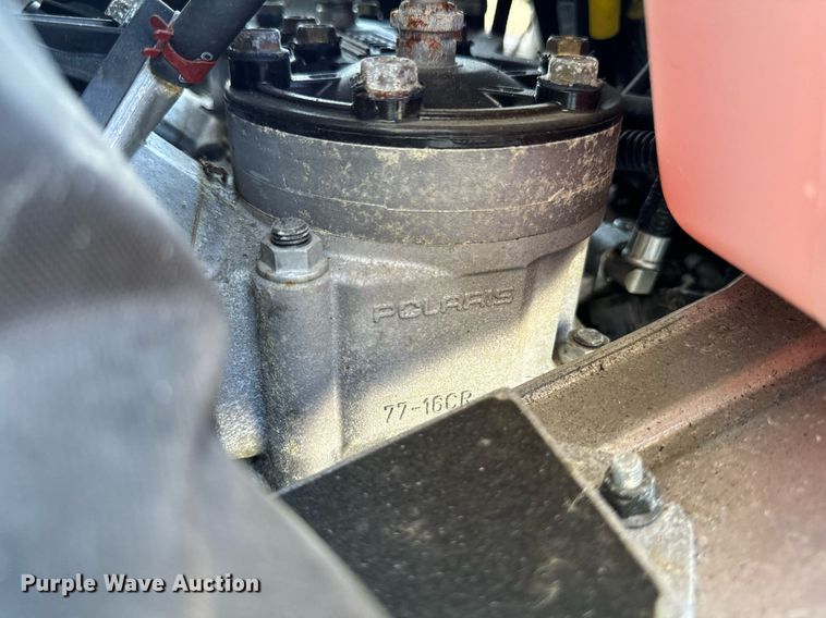 image for item EG6744 2014 Polaris Indy 600 snowmobile