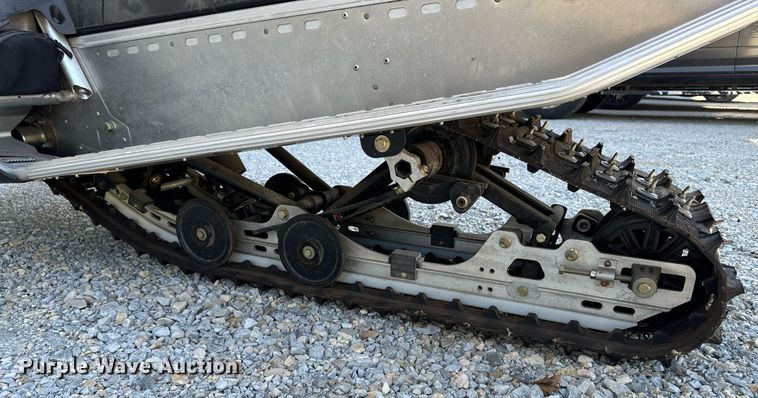 image for item EG6744 2014 Polaris Indy 600 snowmobile