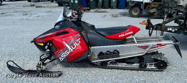 image for item EG6746 2014 Polaris Assault 800 snowmobile