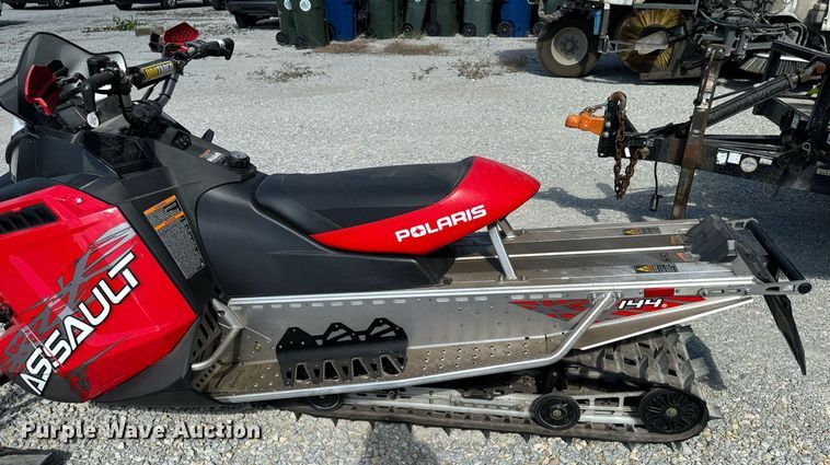 image for item EG6746 2014 Polaris Assault 800 snowmobile
