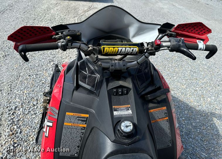 image for item EG6746 2014 Polaris Assault 800 snowmobile