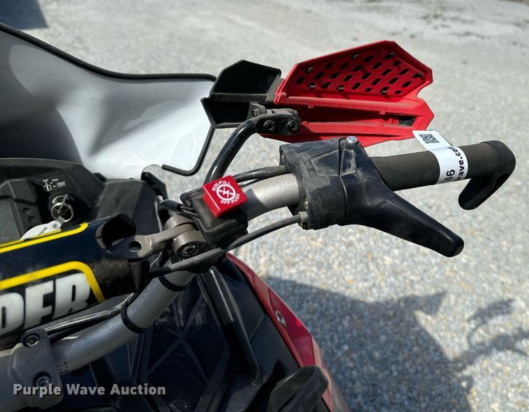 image for item EG6746 2014 Polaris Assault 800 snowmobile