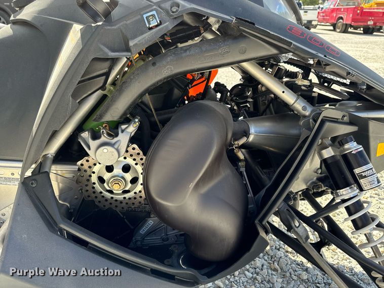 image for item EG6746 2014 Polaris Assault 800 snowmobile