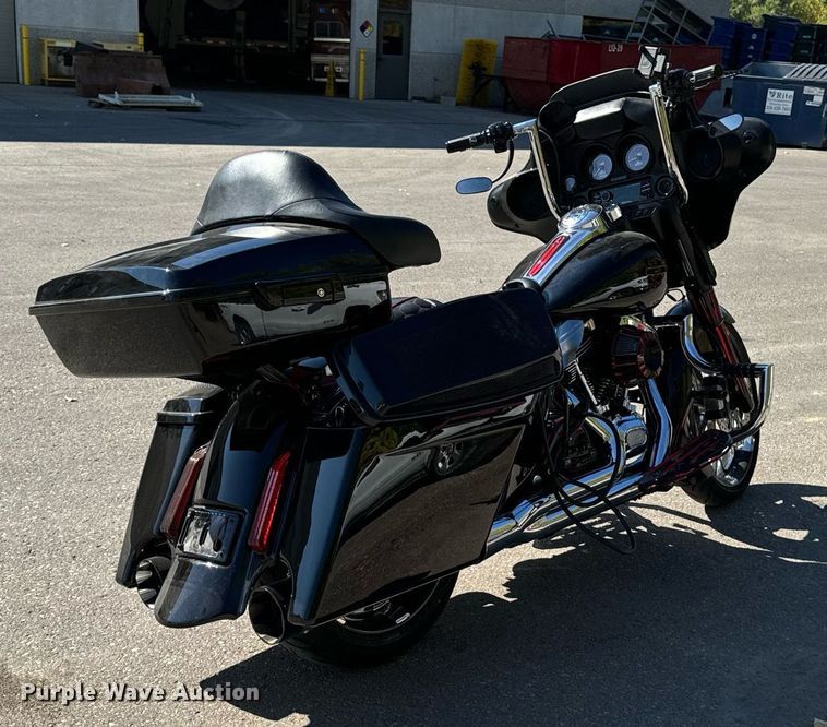 image for item EG6749 2010 Harley-Davidson FLHX DOM motorcycle