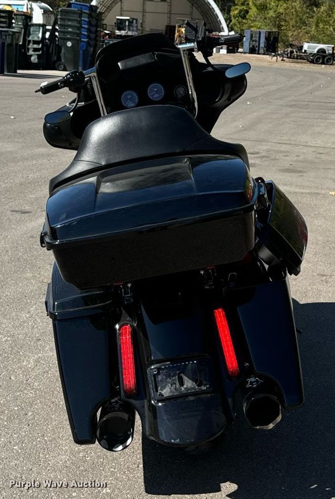 image for item EG6749 2010 Harley-Davidson FLHX DOM motorcycle