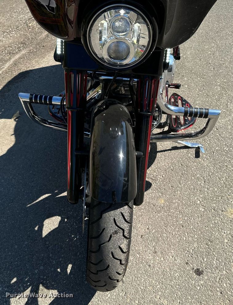 image for item EG6749 2010 Harley-Davidson FLHX DOM motorcycle