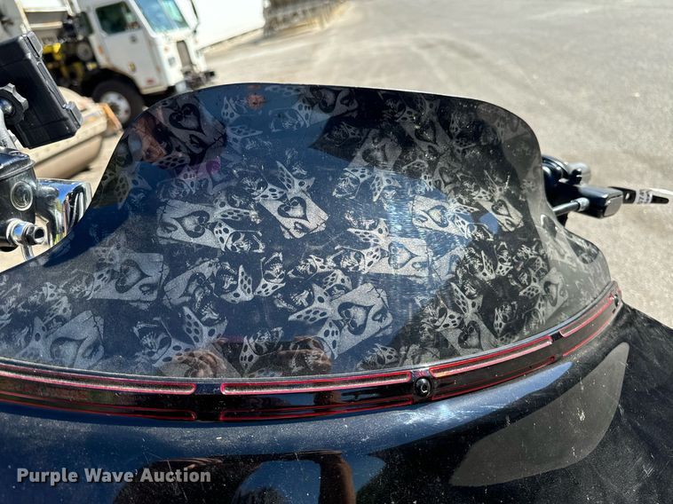 image for item EG6749 2010 Harley-Davidson FLHX DOM motorcycle