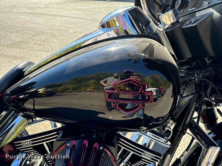 image for item EG6749 2010 Harley-Davidson FLHX DOM motorcycle