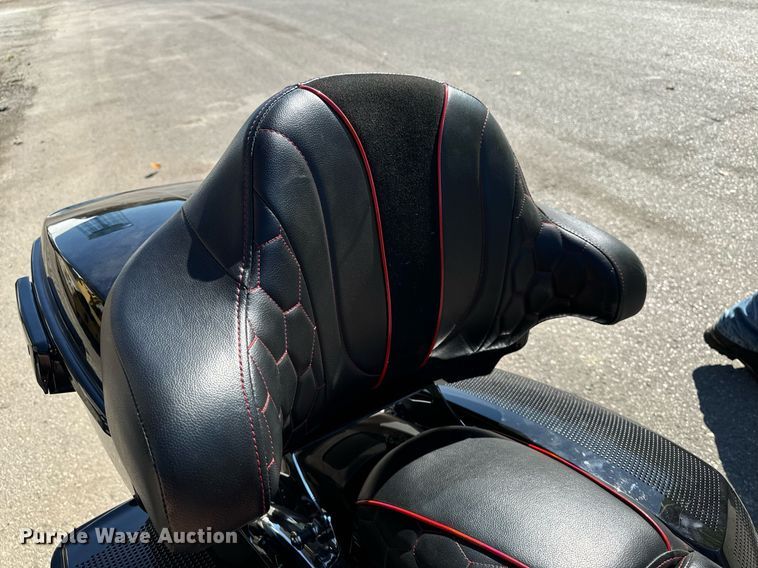 image for item EG6749 2010 Harley-Davidson FLHX DOM motorcycle