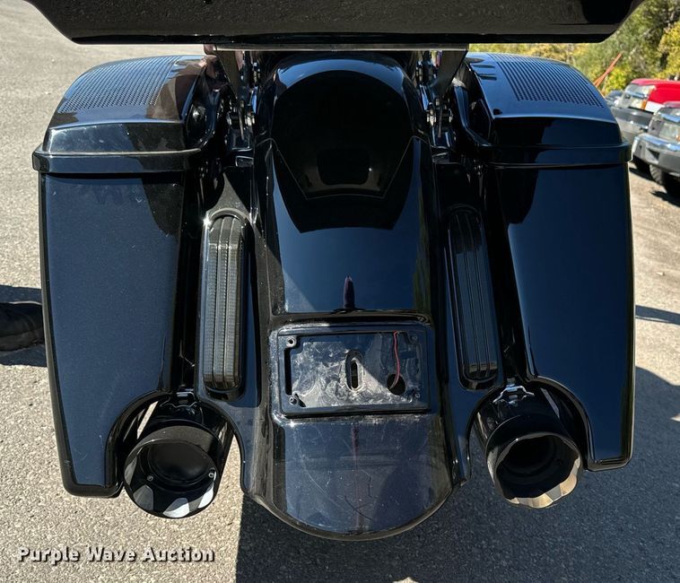 image for item EG6749 2010 Harley-Davidson FLHX DOM motorcycle