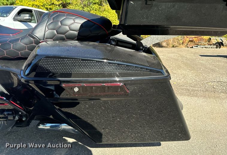 image for item EG6749 2010 Harley-Davidson FLHX DOM motorcycle