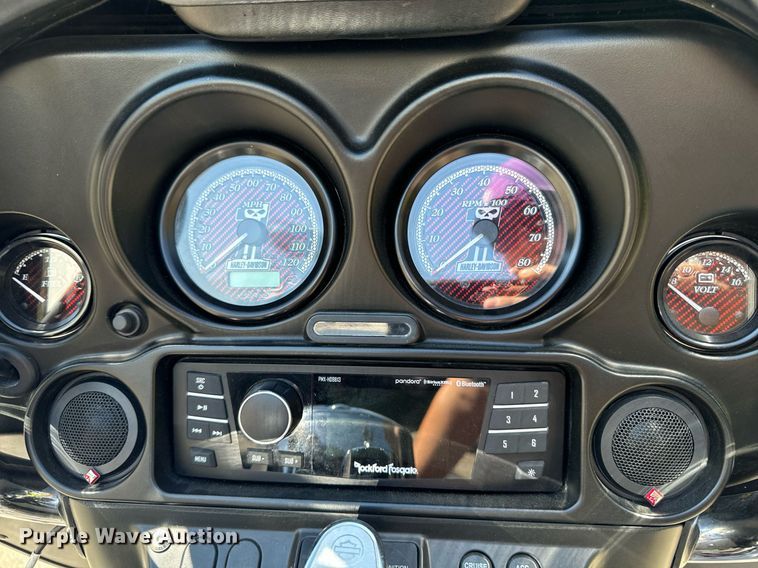 image for item EG6749 2010 Harley-Davidson FLHX DOM motorcycle