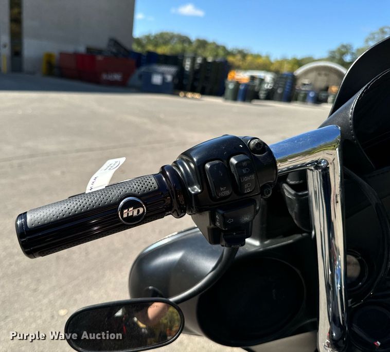 image for item EG6749 2010 Harley-Davidson FLHX DOM motorcycle