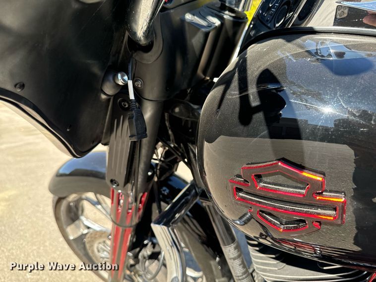 image for item EG6749 2010 Harley-Davidson FLHX DOM motorcycle