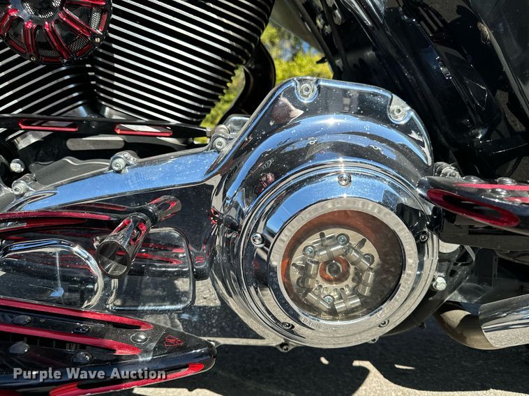 image for item EG6749 2010 Harley-Davidson FLHX DOM motorcycle