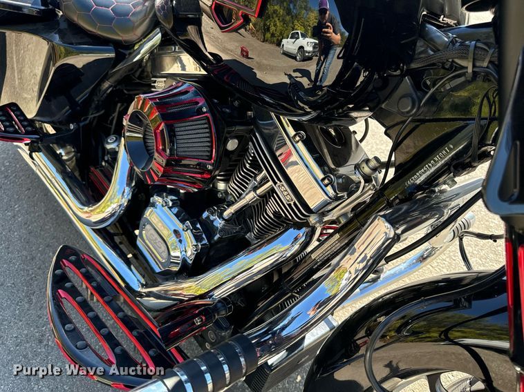 image for item EG6749 2010 Harley-Davidson FLHX DOM motorcycle