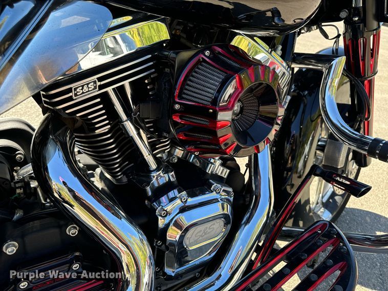 image for item EG6749 2010 Harley-Davidson FLHX DOM motorcycle