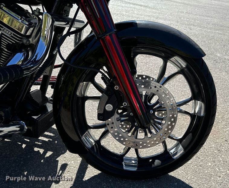 image for item EG6749 2010 Harley-Davidson FLHX DOM motorcycle