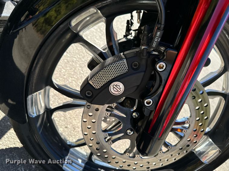 image for item EG6749 2010 Harley-Davidson FLHX DOM motorcycle