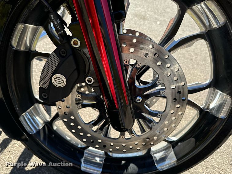 image for item EG6749 2010 Harley-Davidson FLHX DOM motorcycle