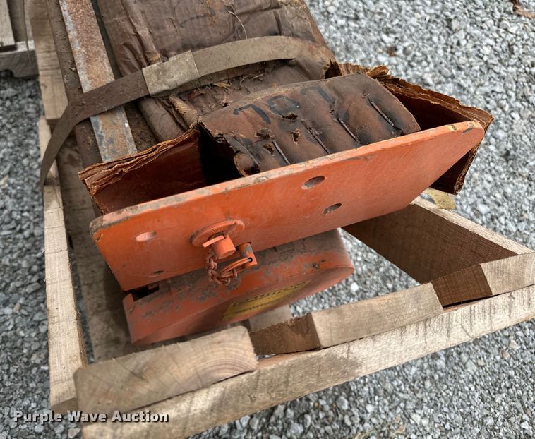 image for item EH4379 Gledhill Road Machinery Company 707 spreader