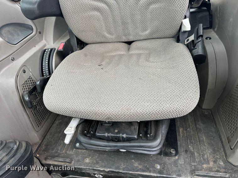 image for item EH7022 2016 Case Farmall 110C  MFWD tractor