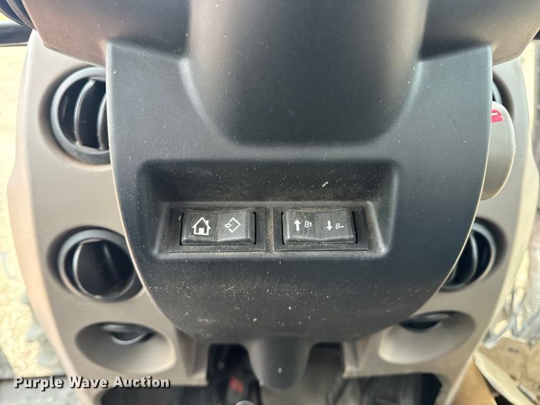 image for item EH7022 2016 Case Farmall 110C  MFWD tractor