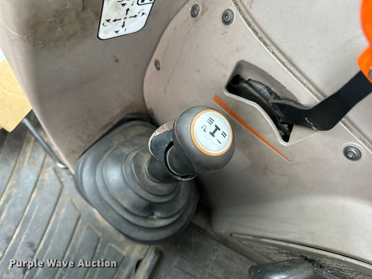 image for item EH7022 2016 Case Farmall 110C  MFWD tractor