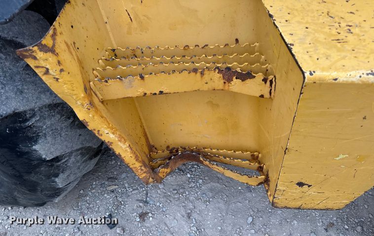 image for item EH7023 2005 John Deere 310SG backhoe