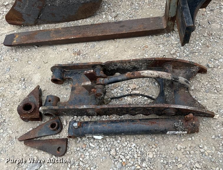 image for item EH7023 2005 John Deere 310SG backhoe