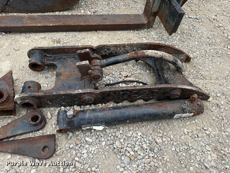 image for item EH7023 2005 John Deere 310SG backhoe