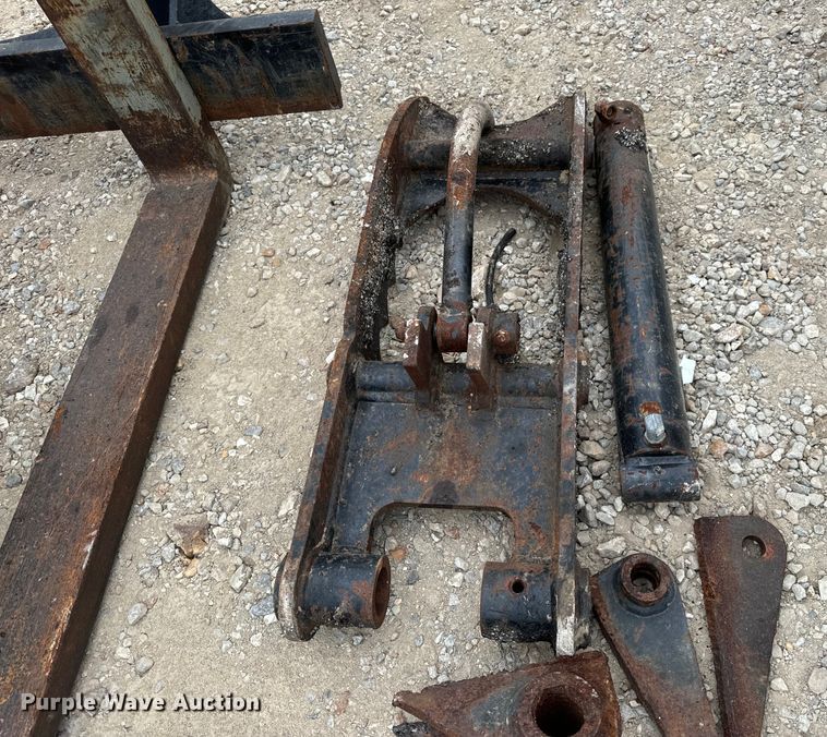 image for item EH7023 2005 John Deere 310SG backhoe