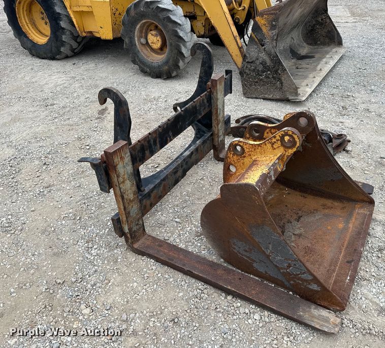 image for item EH7023 2005 John Deere 310SG backhoe