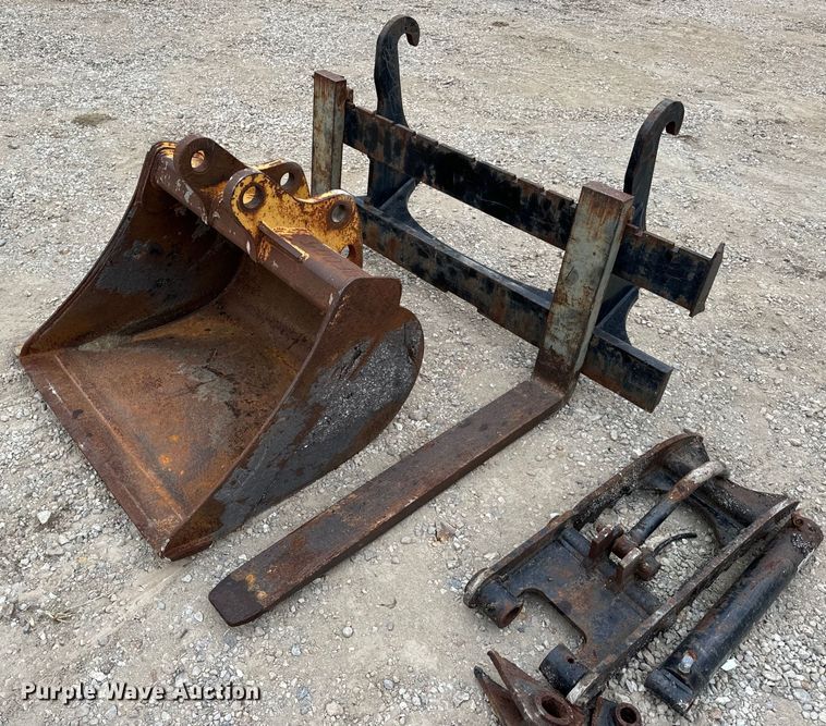 image for item EH7023 2005 John Deere 310SG backhoe